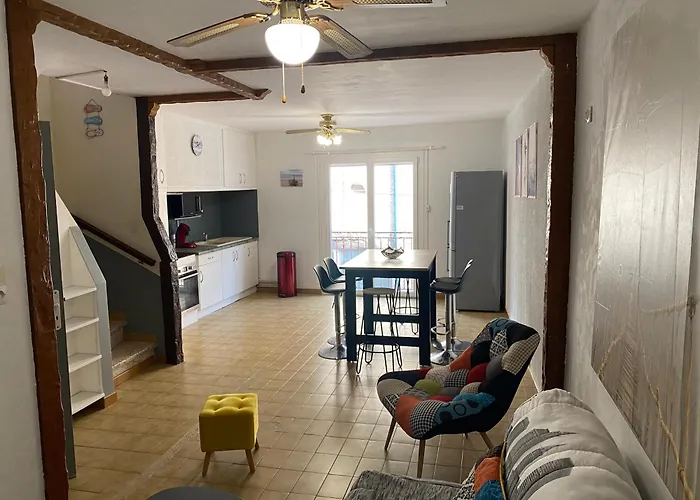 Maison Au Coeur Du Village Avec Garage